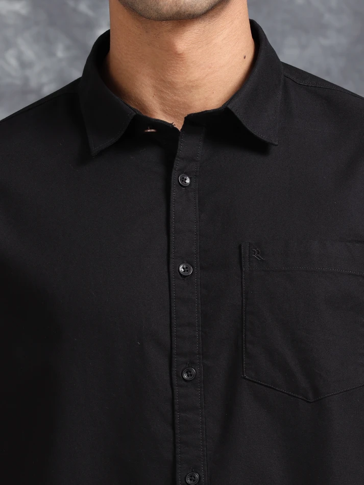 Upper Luxe,Solid cotton casual shirt with a classic fit-5