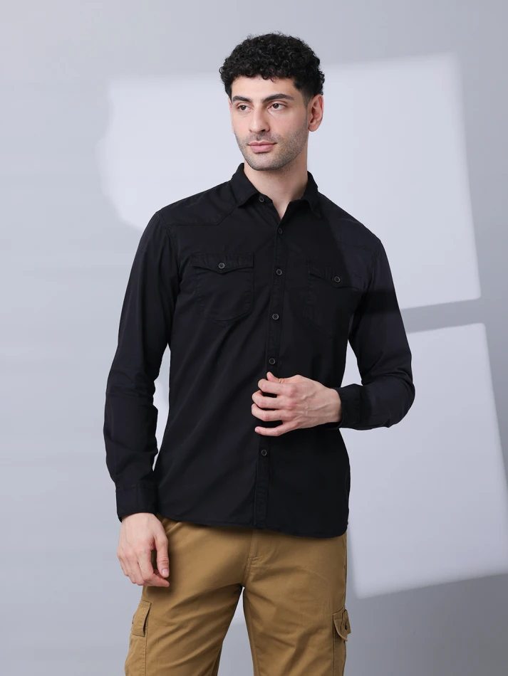 Upper Luxe,Solid cotton casual shirt with a classic fit-3