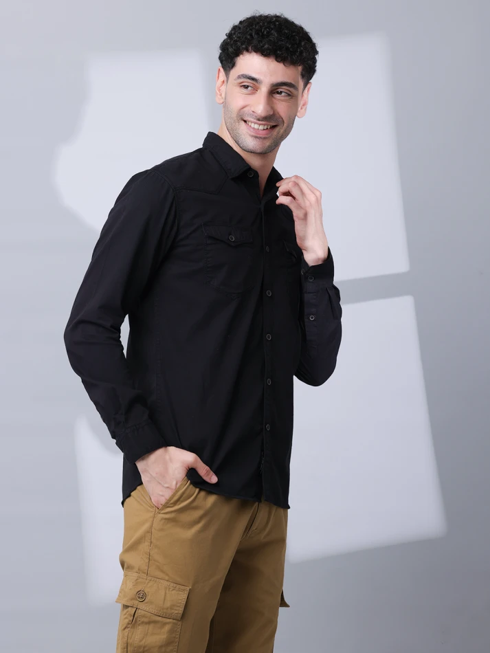 Upper Luxe,Solid cotton casual shirt with a classic fit-4