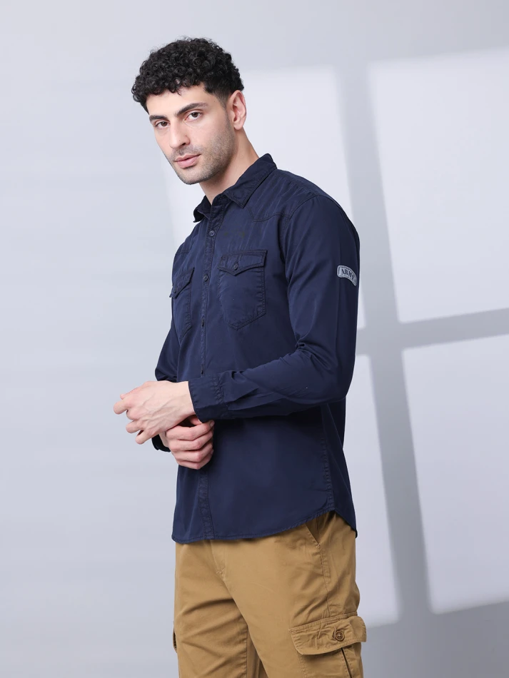 Upper Luxe,Solid cotton casual shirt with a classic fit-3