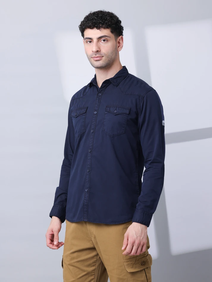 Upper Luxe,Solid cotton casual shirt with a classic fit-4