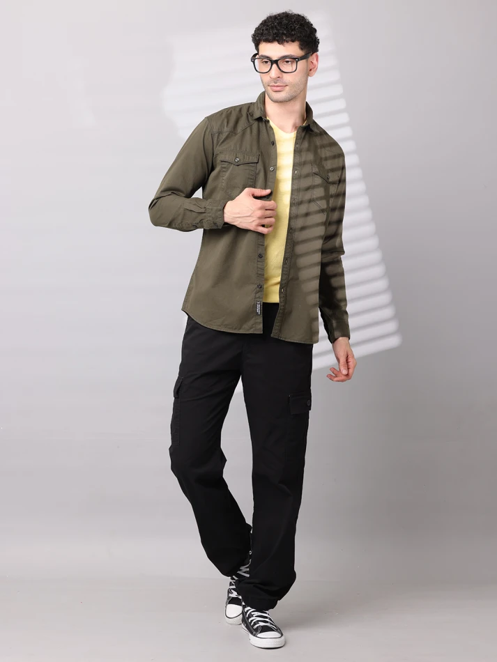 Upper Luxe,Solid cotton casual shirt with a classic fit-0