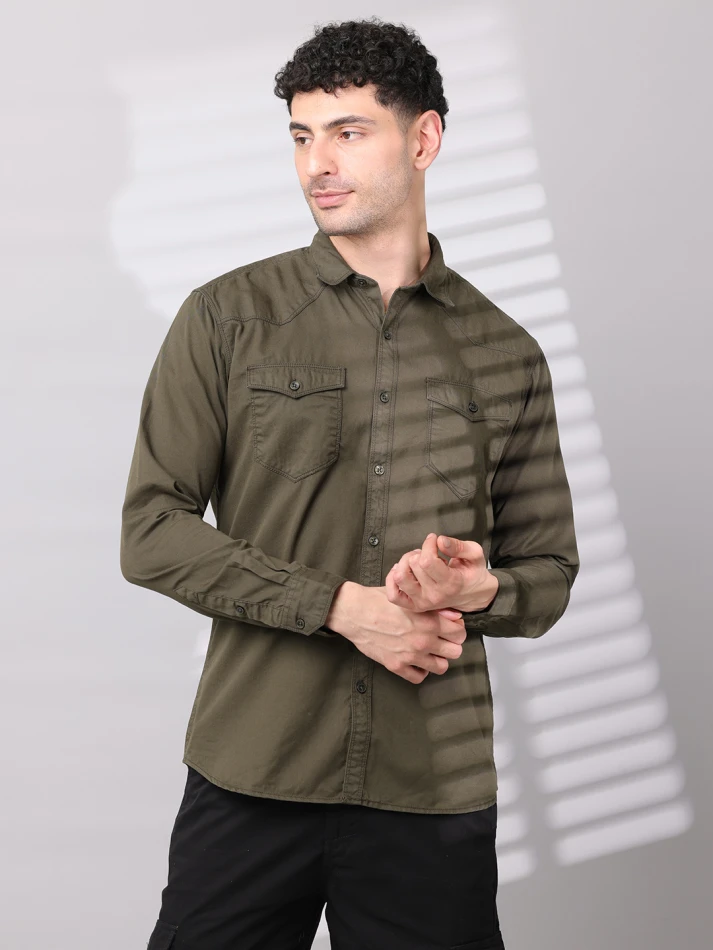 Upper Luxe,Solid cotton casual shirt with a classic fit-4