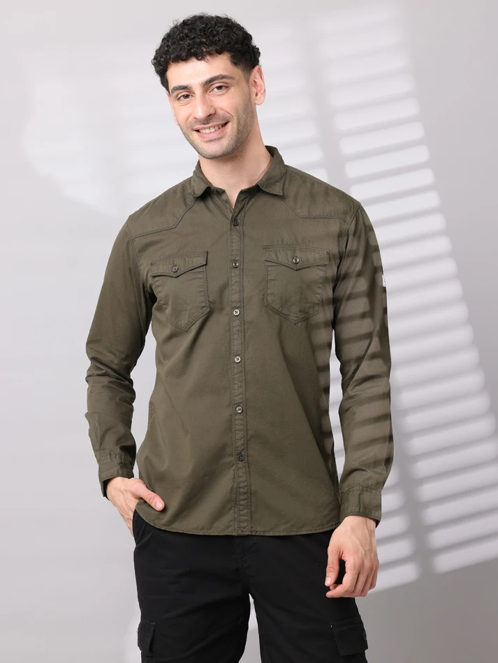 Upper Luxe,Solid cotton casual shirt with a classic fit-5