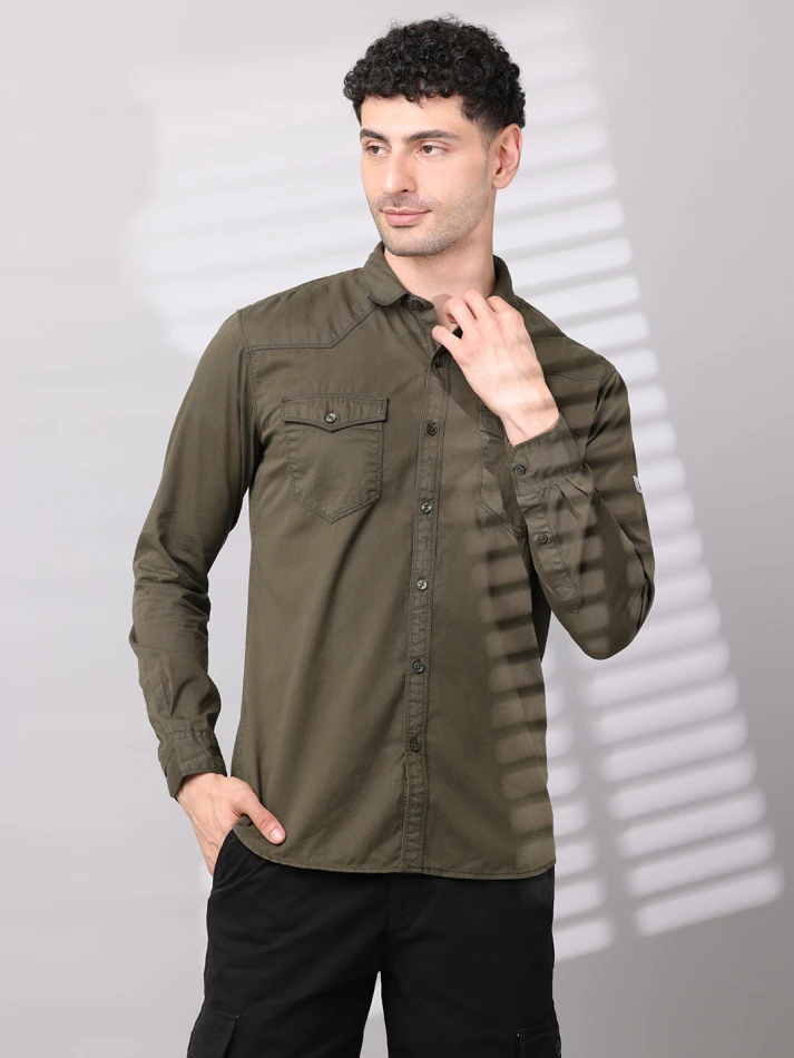 Upper Luxe,Solid cotton casual shirt with a classic fit-6