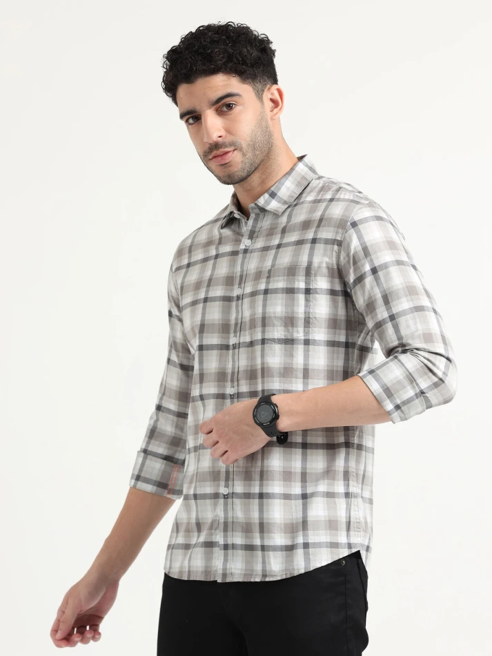 Upper Luxe,Tartan checks casual shirt with a comfortable fit-2