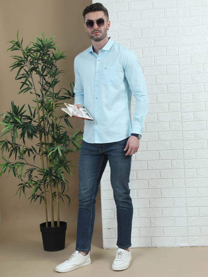 Upper Luxe,Polka dot printed casual shirt with a classic fit
