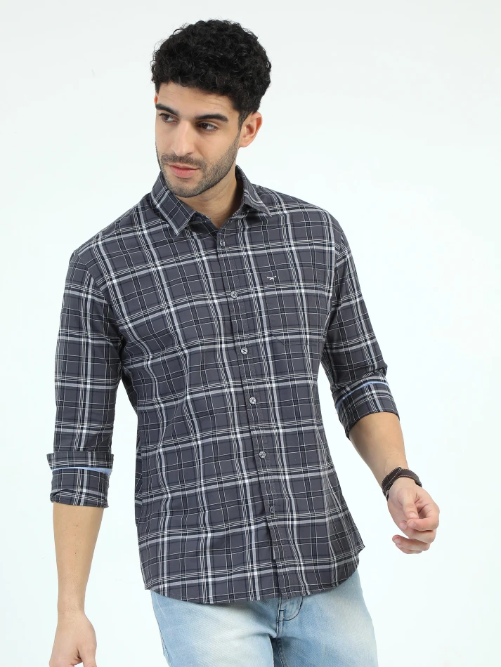 Upper Luxe,Trendy tartan checks casual shirt with opaque fabric-4