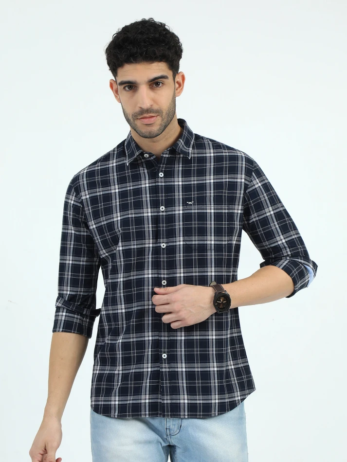 Upper Luxe,Trendy tartan checks casual shirt with opaque fabric-2