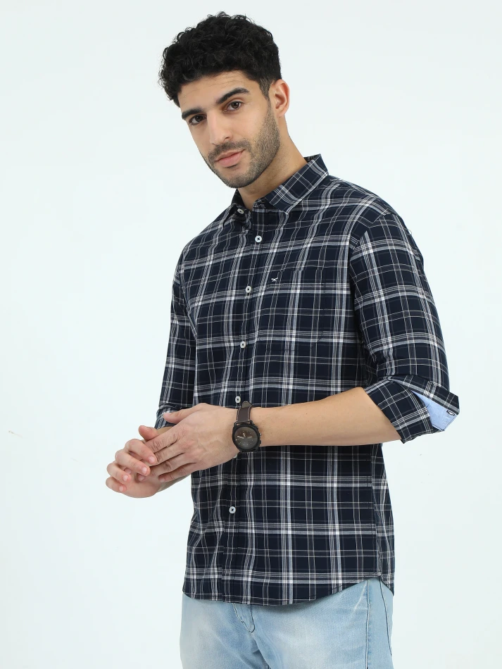 Upper Luxe,Trendy tartan checks casual shirt with opaque fabric-3