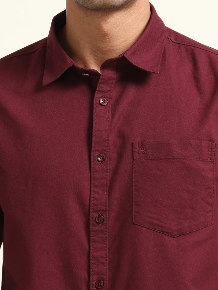 Upper Luxe,Solid cotton casual shirt with a classic fit-5