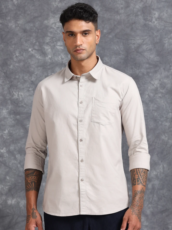 Upper Luxe,Solid cotton casual shirt with a classic fit-1