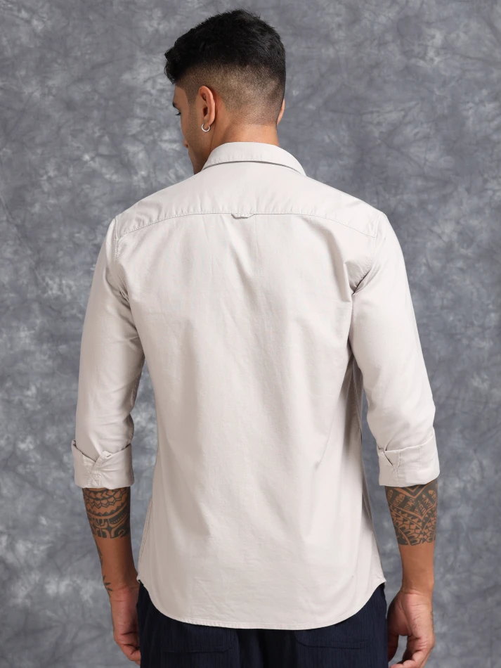 Upper Luxe,Solid cotton casual shirt with a classic fit-4