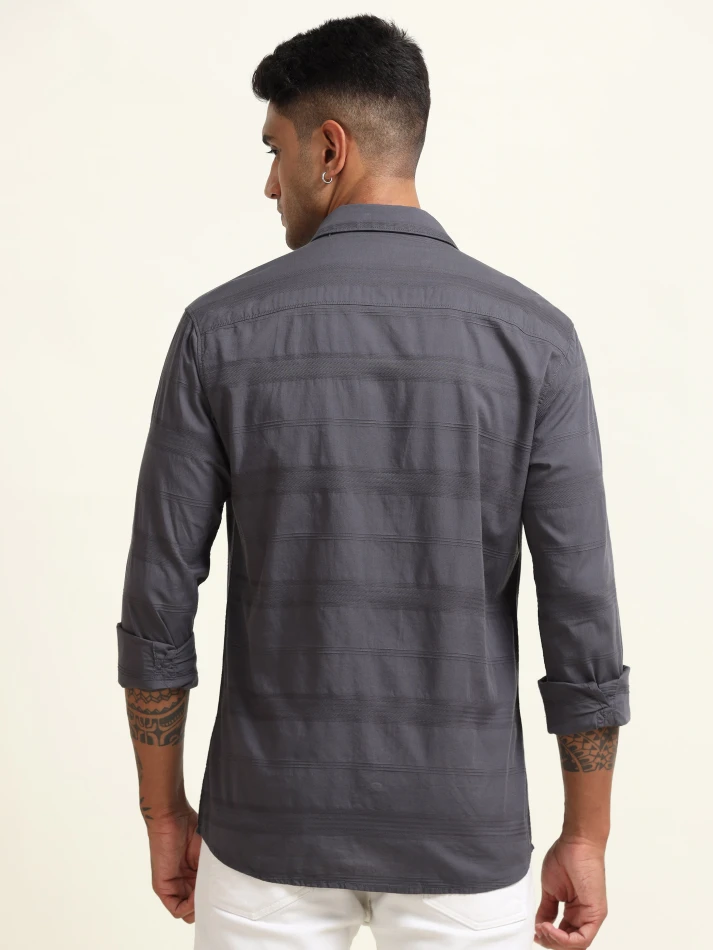 Upper Luxe,Textured cotton casual shirt with a spread collar-4