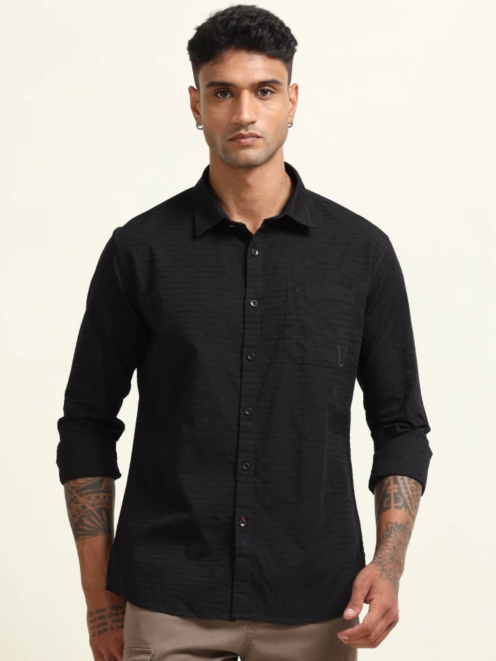 Upper Luxe,Textured cotton casual shirt with a spread collar-2