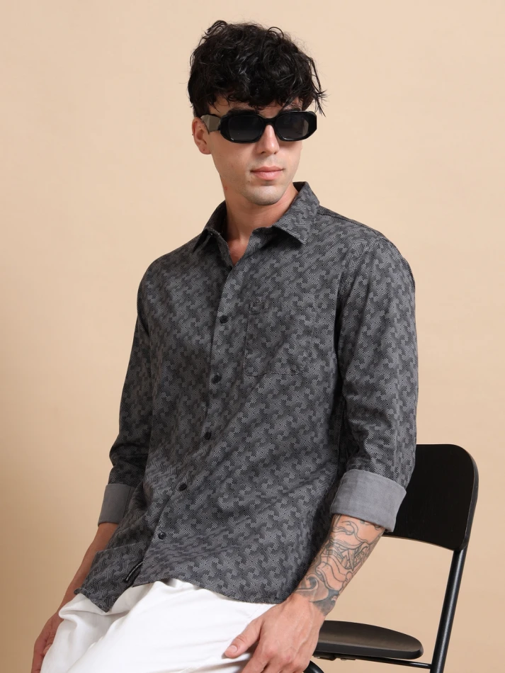 Upper Luxe, Pure Cotton Shirt with Bold Geometric Print Style